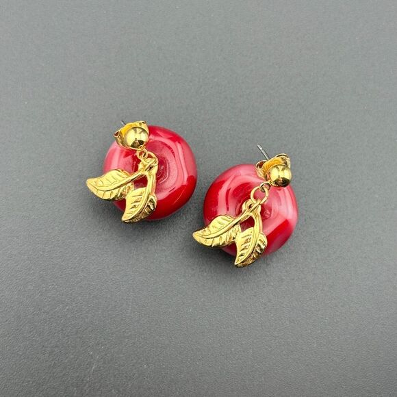 Vintage Avon Gold Tone & Red Light Pink Swirl Lucite Apple Dangle Earrings 1 in - Picture 5 of 12